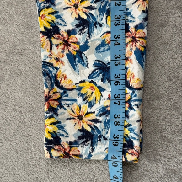 Truth & Theory floral Jeans Size 6 - Picture 6 of 8